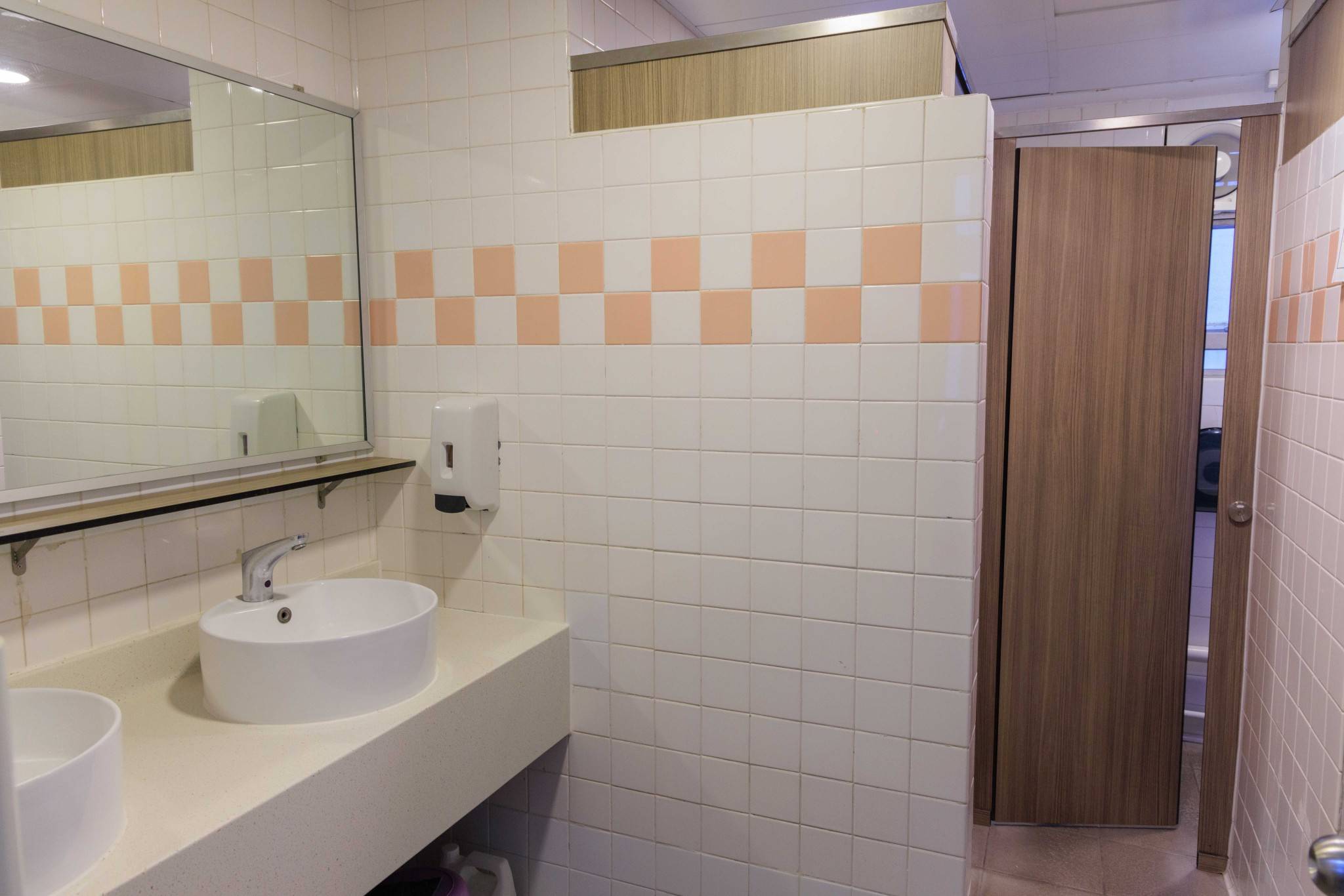 RC_shared bathroom